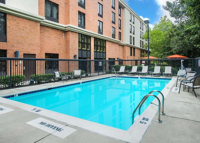 Hotel with pool: Hampton Inn & Suites Annapolis